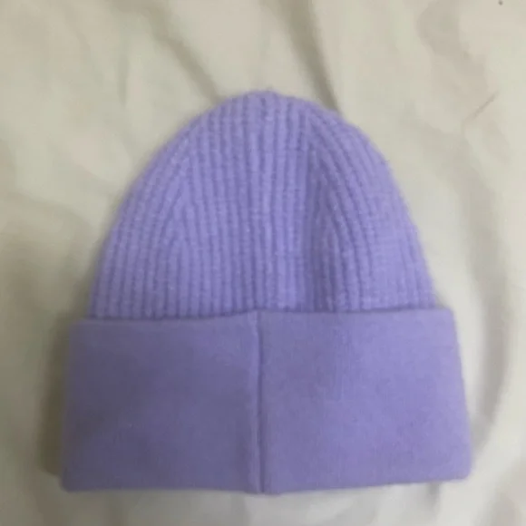 Purple butterfly beanie - Picture 2 of 3